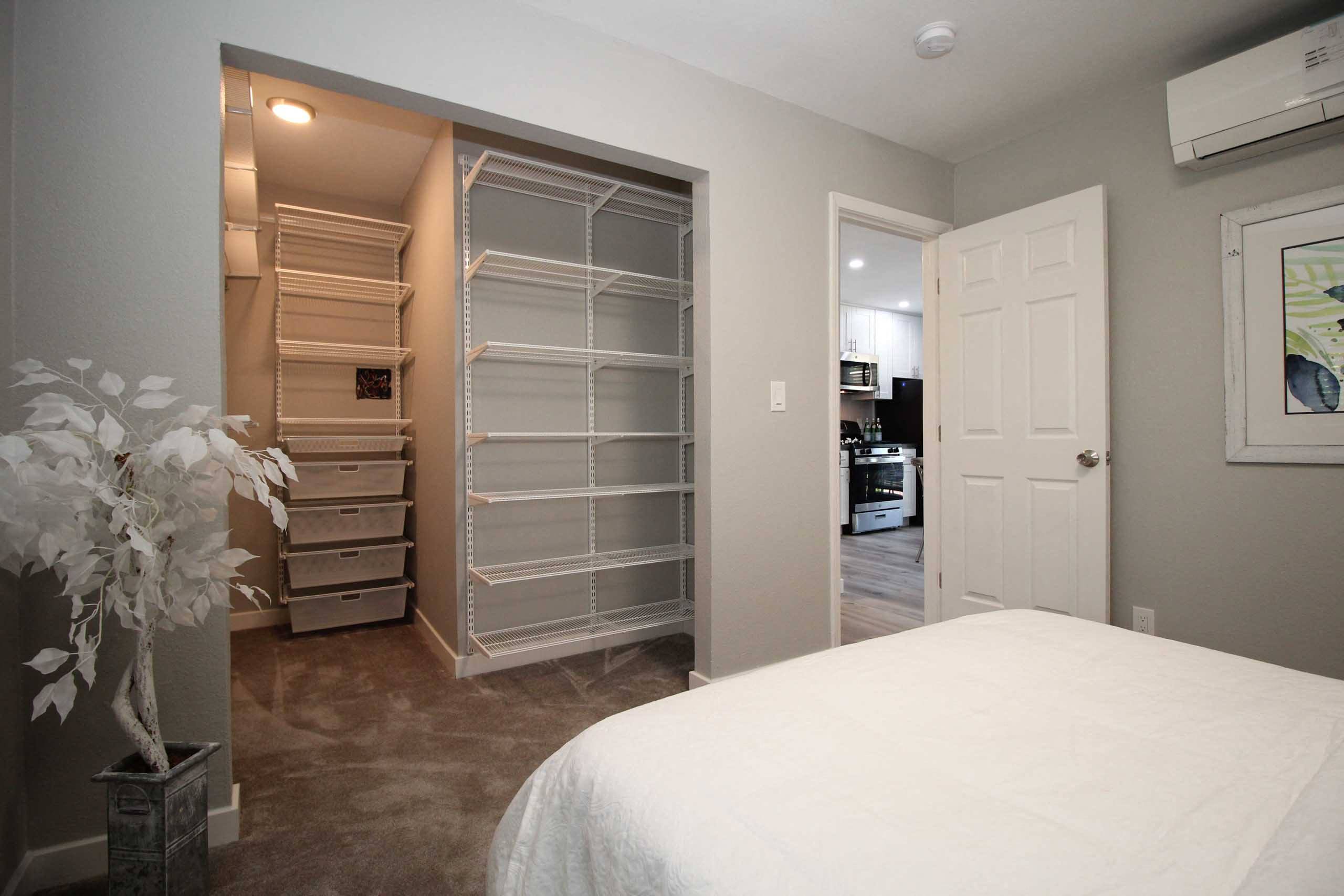 Redwoodcreek Apts photo 3
